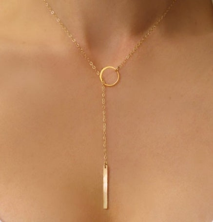 CIRCLE NECKLACE WITH BAR