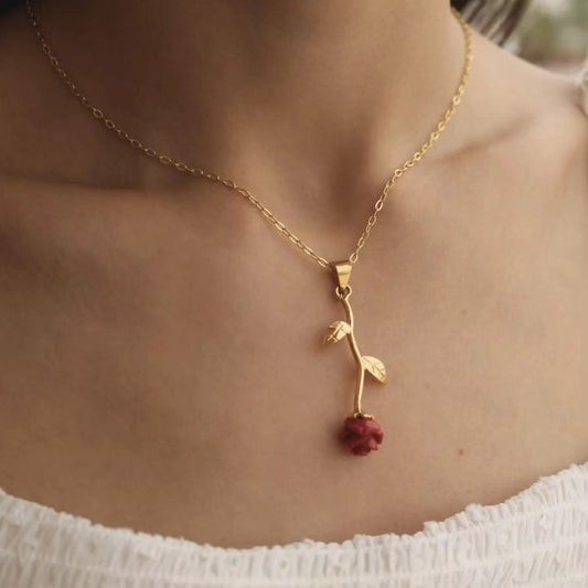 RED FLOWER NECKLACE