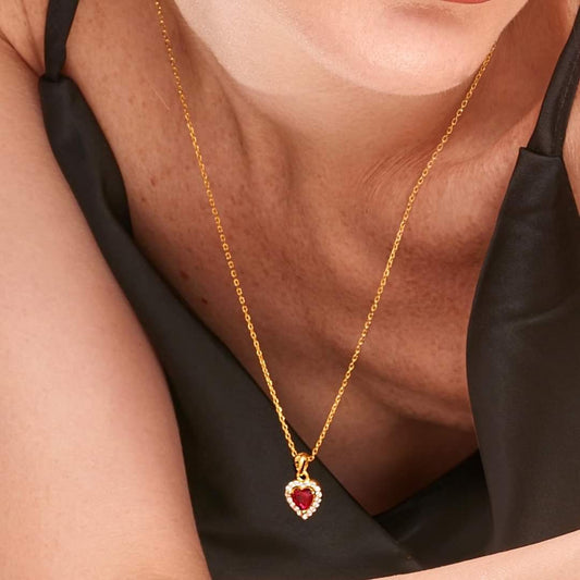 RED HEART STONE NECKLACE WITH ZIRCON